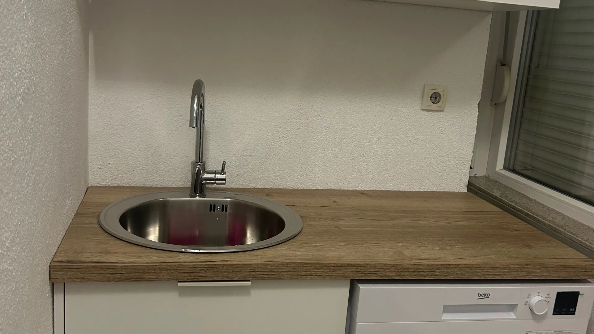 Izdavanje, dvosoban stan, 68m², Centar, Podgorica