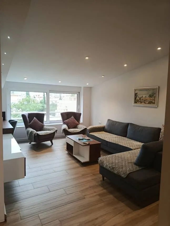 Izdavanje, dvosoban stan, 100m², Preko Morače, Podgorica