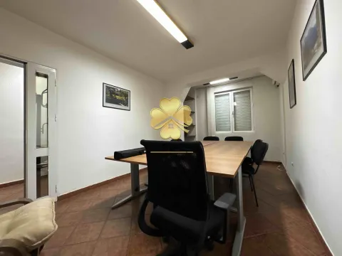 Izdavanje, jednosoban stan, 45m², Centar, Podgorica - image 6