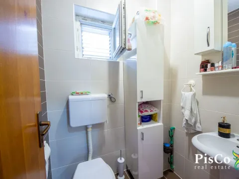 Sale, two bedroom apartment, 75m², Budva, Crna Gora - image 11