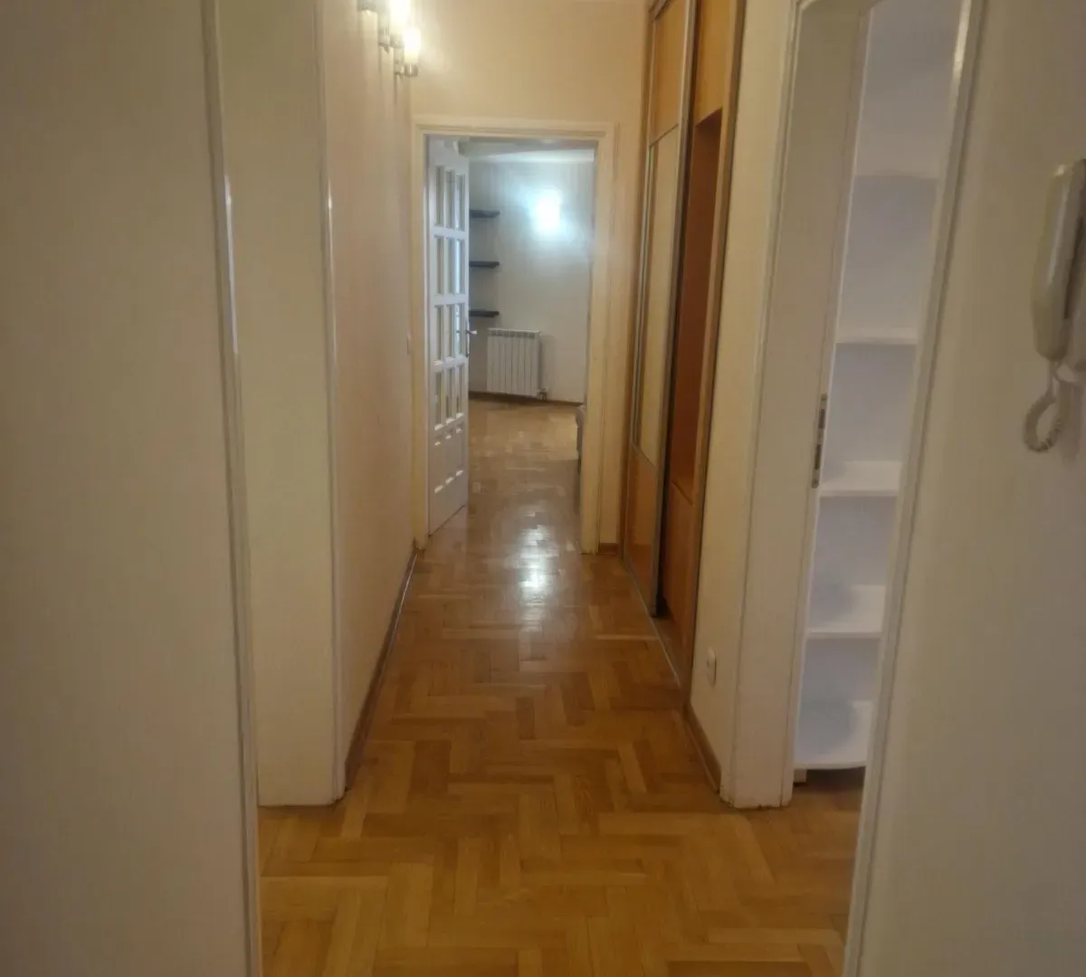Izdavanje, trosoban stan, 82m², Dedinje Sve Podlokacije, Beograd