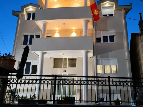 Rent, two bedroom apartment, 72m², Momišići, Podgorica - image 11
