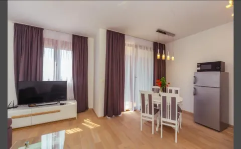Rent, two bedroom apartment, 55m², Petrovac, Budva - image 2