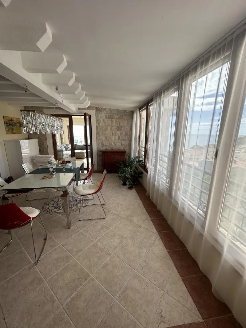 Prodaja, trosoban stan, 366m², Petrovac, Budva
