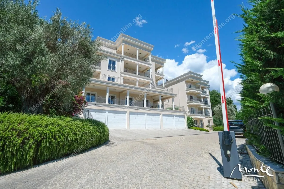 Prodaja, trosoban stan, 166m², Đenovići, Herceg Novi