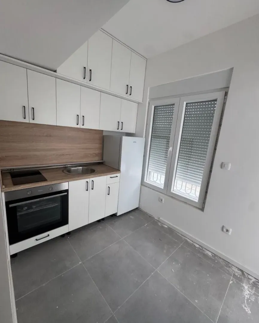 Izdavanje, garsonjera, 30m², Vezirov Most, Podgorica