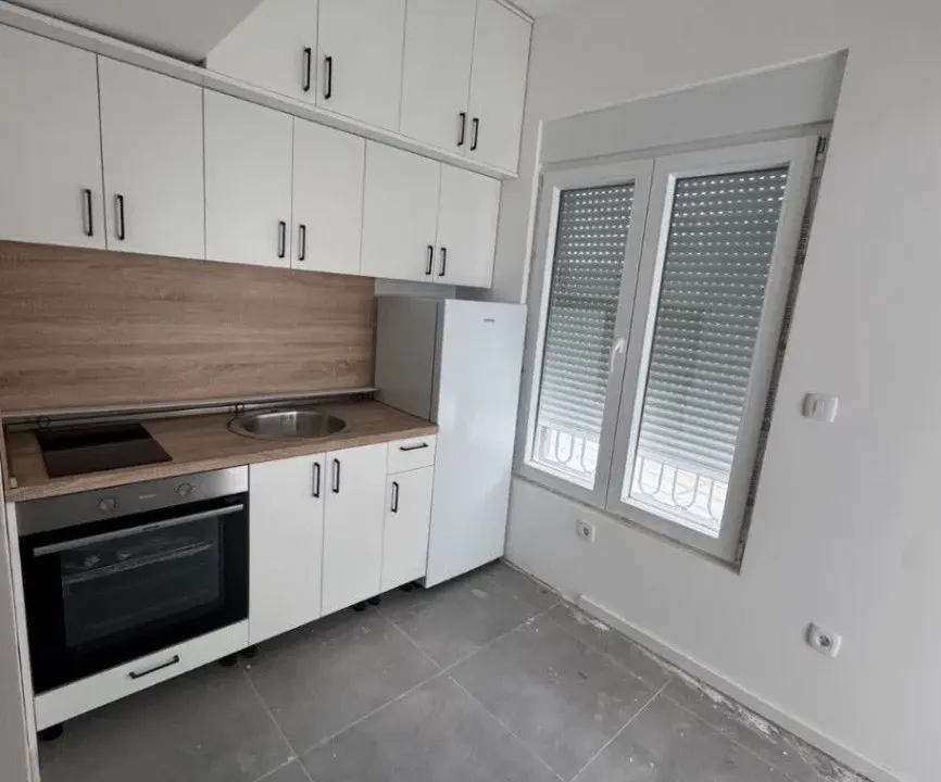 Rent, studio apartment, 30m², Vezirov Most, Podgorica