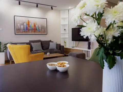 Izdavanje, trosoban stan, 72m², Medijana, Niš - image 2