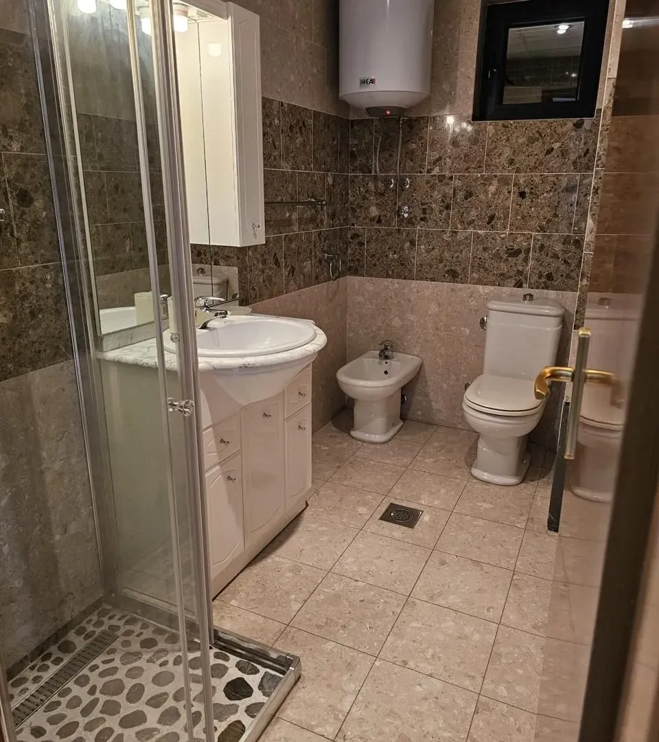 Izdavanje, stan, 149m², Pržno, Budva