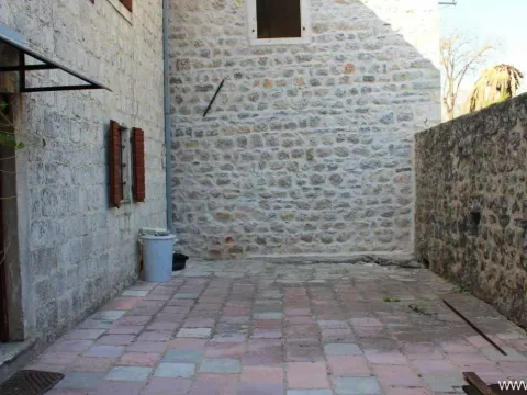 Sale, house, 230m², Prčanj, Kotor - image 2