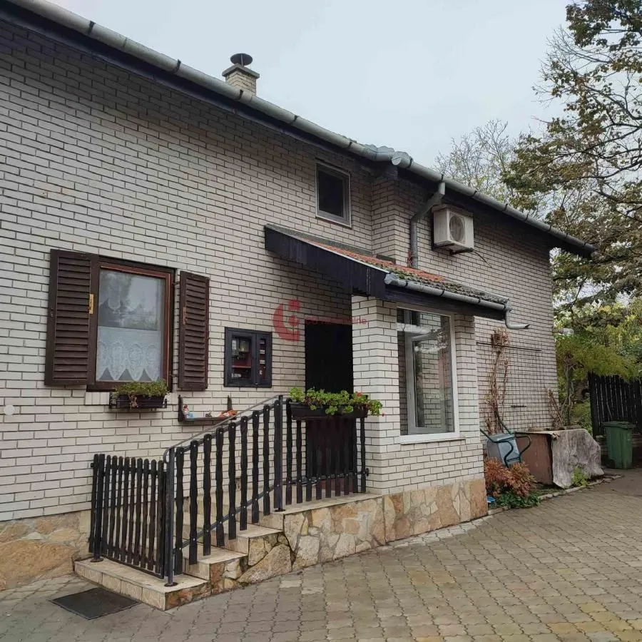 Prodaja, kuća, 210m², Novo Selo, Subotica