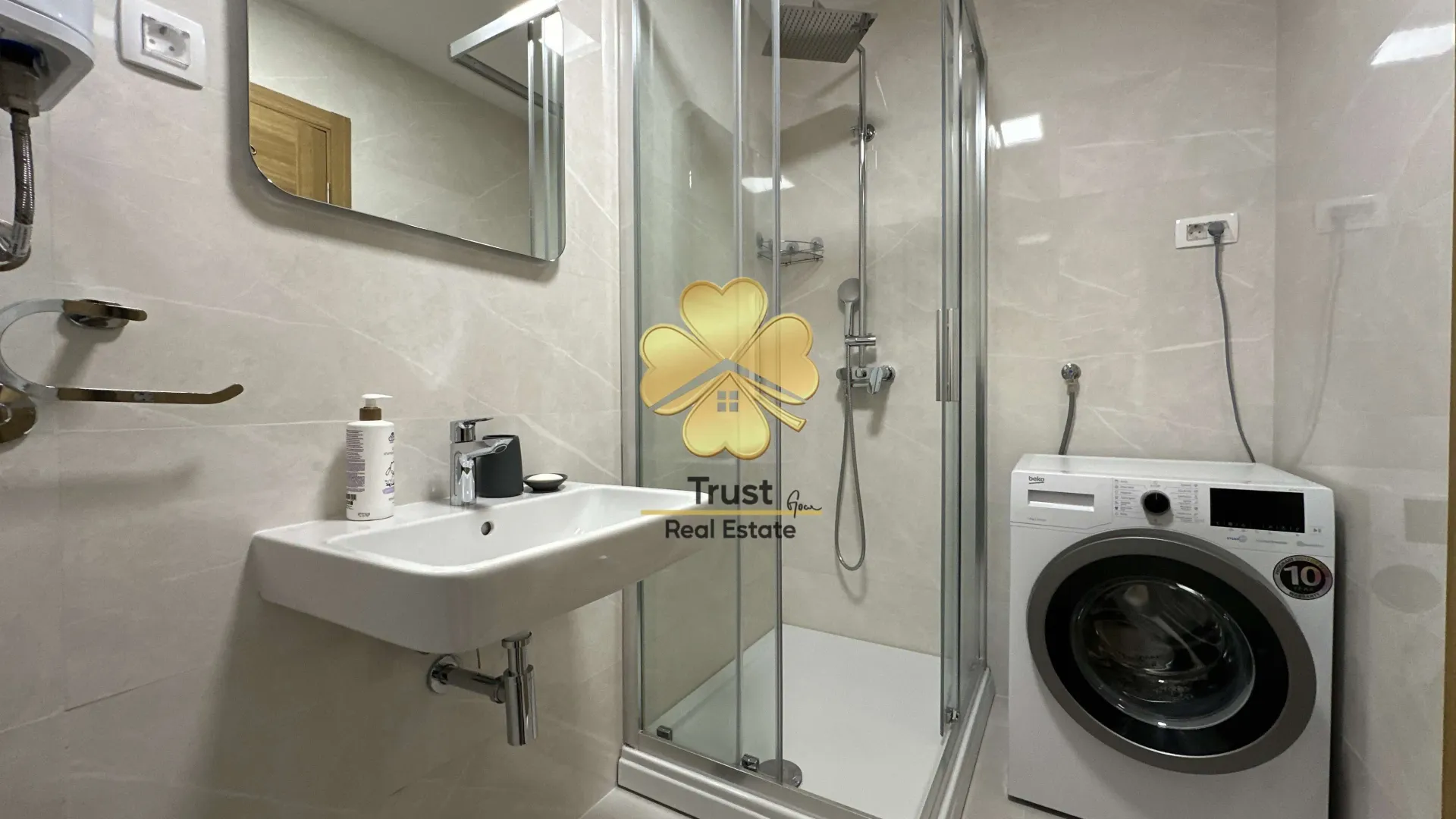 Izdavanje, dvosoban stan, 71m², New City, Podgorica