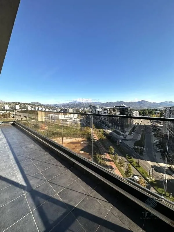 Izdavanje, četvorosoban stan, 127m², Master Kvart, Podgorica