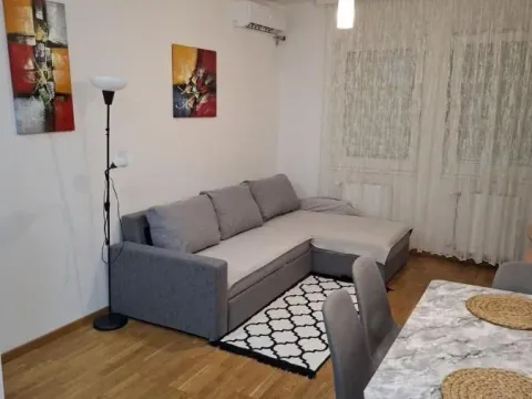 Stan in Novi Sad