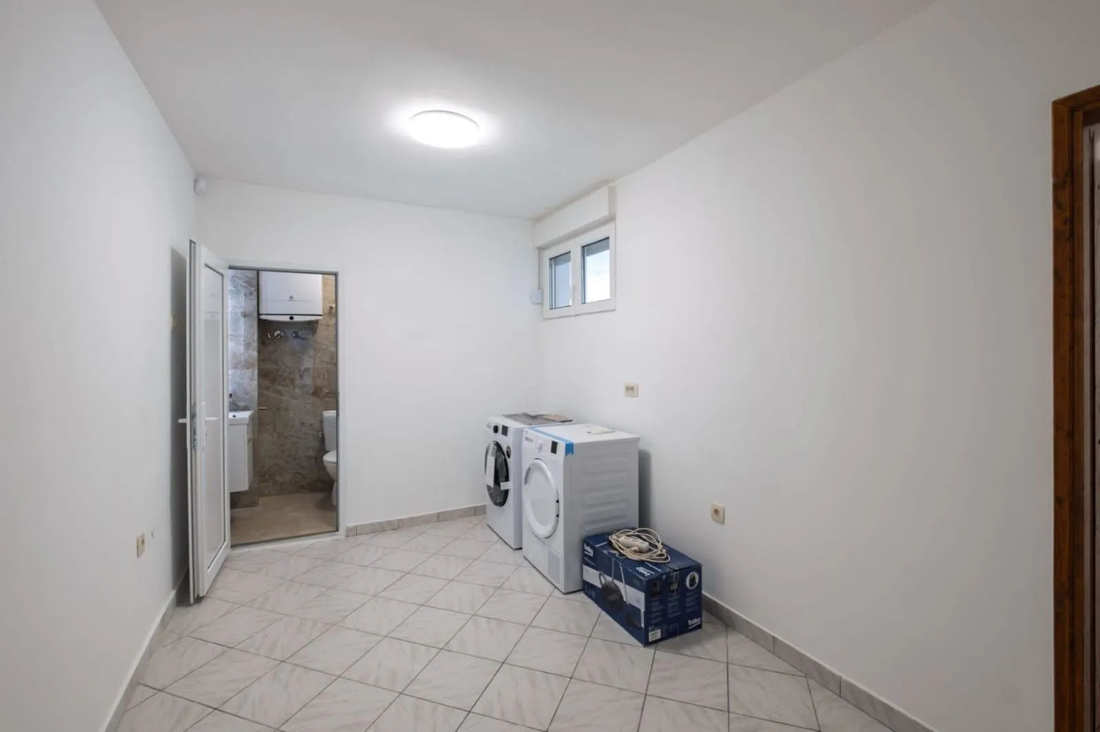 Rent, house, 355m², Donja Gorica, Podgorica