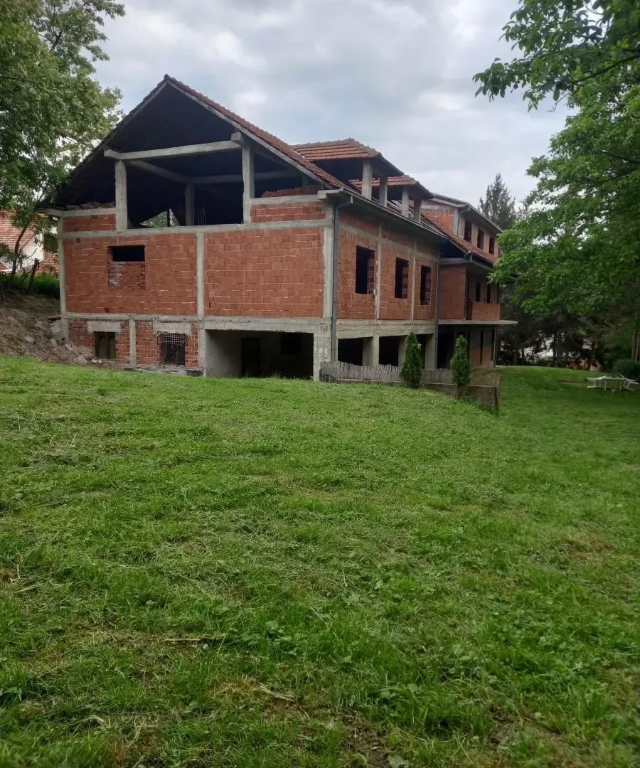 Sale, house, 990m², Niš, Srbija
