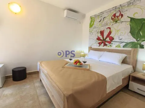 Prodaja, kuća, 378m², Bar, Crna Gora - image 4