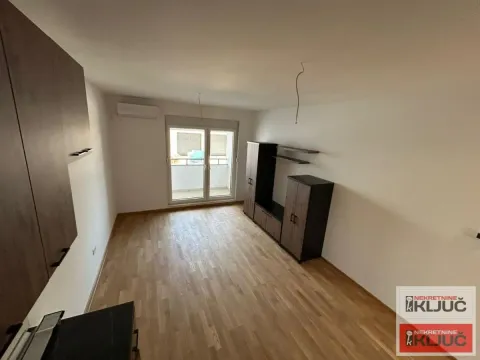 Prodaja, dvosoban stan, 43m², Petrovaradin, Novi Sad