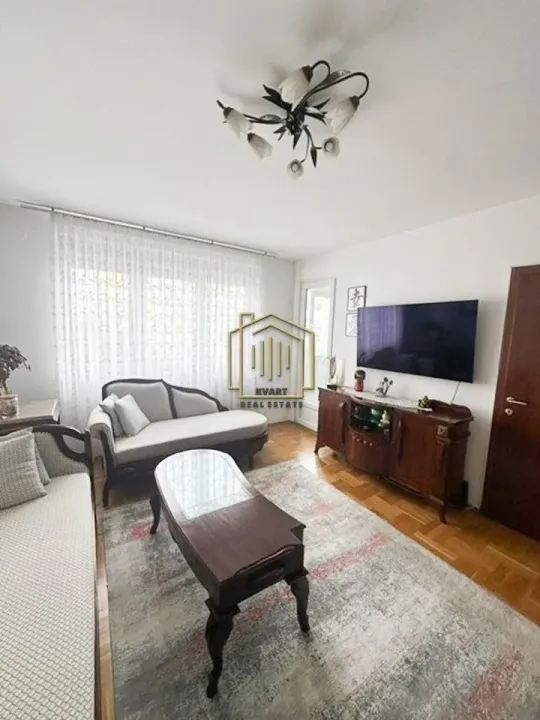 Izdavanje, dvosoban stan, 86m², Gintaš, Podgorica