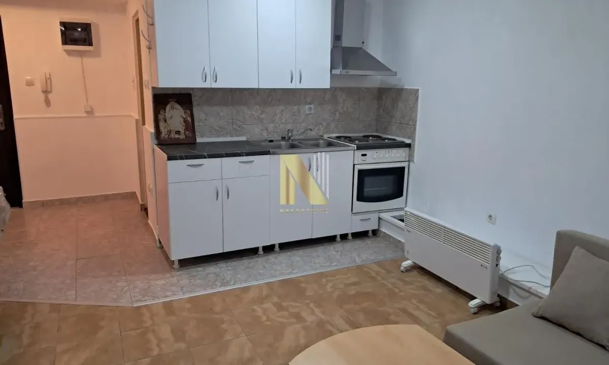 Izdavanje, garsonjera, 28m², Rotkvarija, Novi Sad Sve Podlokacije