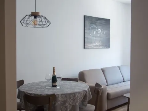 Rent, one bedroom apartment, 42m², Rozino, Budva - image 2