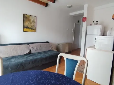 Izdavanje, garsonjera, 30m², Kalenić Pijaca, Vračar Sve Podlokacije - image 4