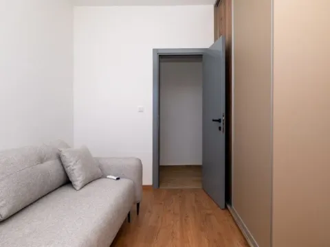 Izdavanje, kuća, 140m², Donja Gorica, Podgorica - image 8