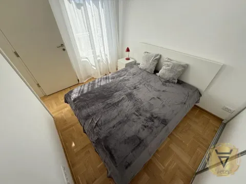 Rent, two bedroom apartment, 44m², Vračar Sve Podlokacije, Beograd - image 10
