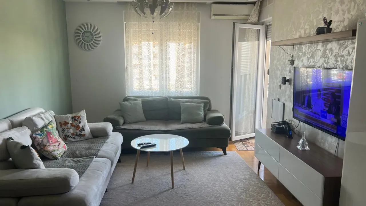 Izdavanje, dvosoban stan, 70m², Tuški Put, Podgorica