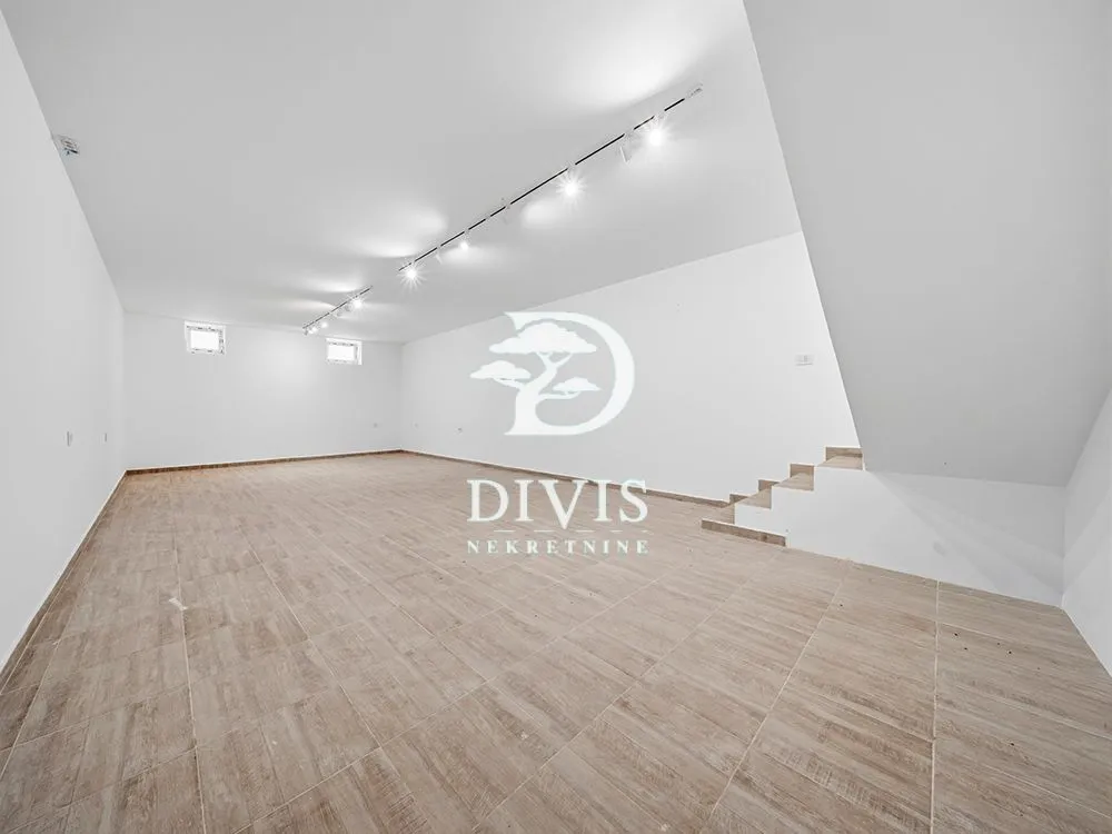 Prodaja, kuća, 203m², Nemenikuće, Sopot