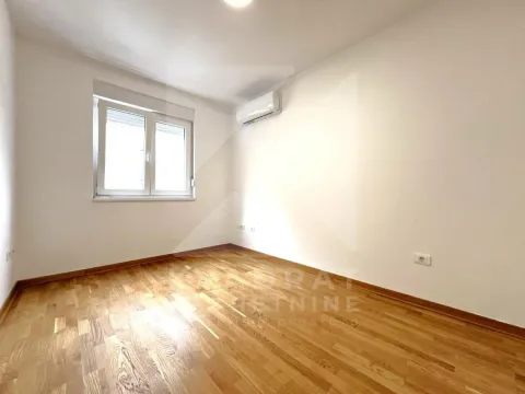 Izdavanje, dvosoban stan, 64m², City Kej, Podgorica - image 9