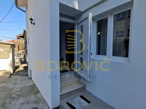 Rent, four bedroom apartment, 72m², Senjak, Beograd - image 11