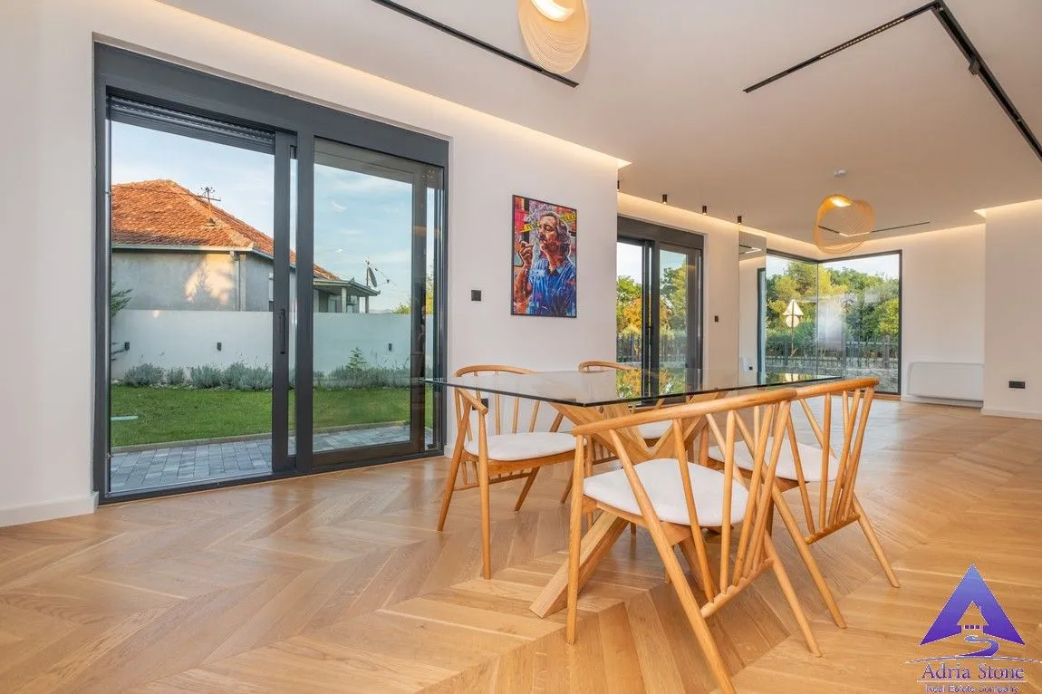 Rent, house, 180m², Podgorica, Crna Gora