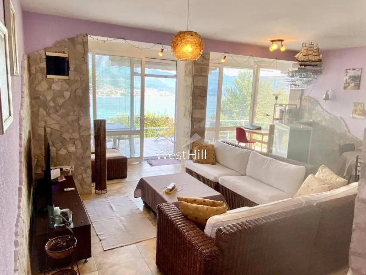 Prodaja, trosoban stan, 95m², Njivice, Herceg Novi