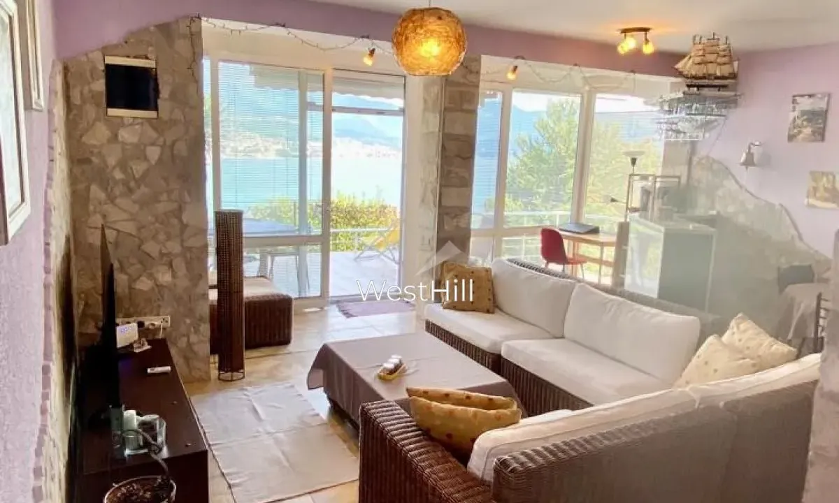 Sale, three bedroom apartment, 95m², Njivice, Herceg Novi