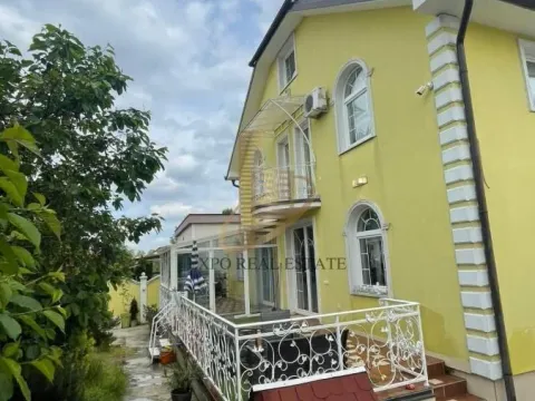 Izdavanje, kuća, 400m², Veternička rampa, Novi Sad Sve Podlokacije - image 2