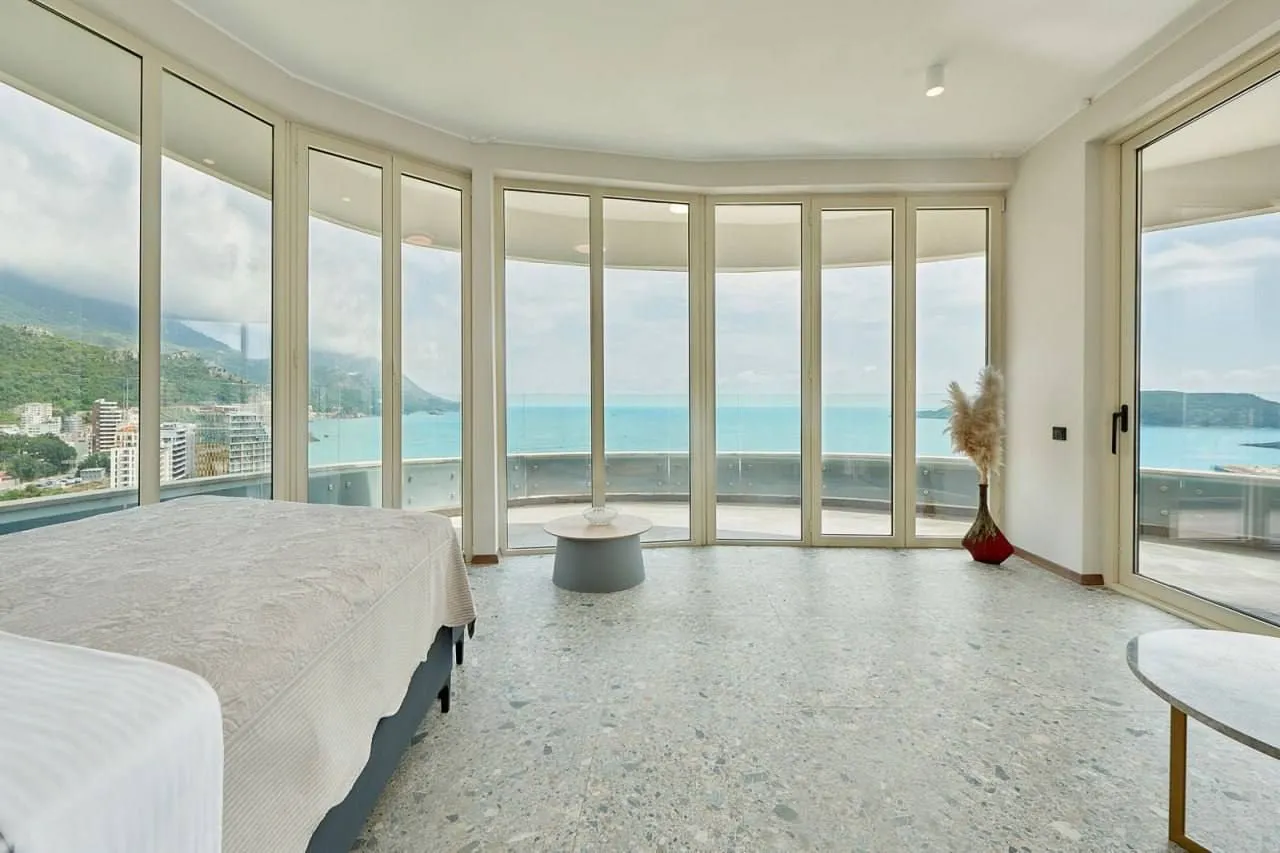 Sale, two bedroom apartment, 115m², Bečići, Budva
