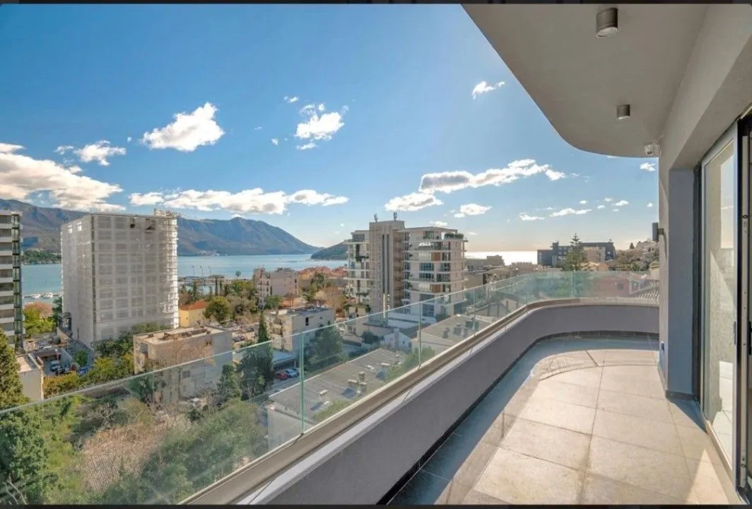 Sale, three bedroom apartment, 149m², Gospoština, Budva