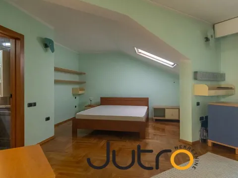 Prodaja, četvorosoban stan, 281m², Preko Morače, Podgorica - image 11