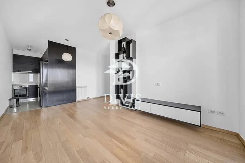 Prodaja, trosoban stan, 77m², Crveni Krst, Beograd