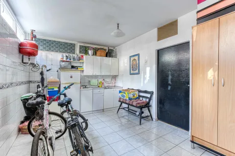 Prodaja, kuća, 330m², Bar, Crna Gora - image 44