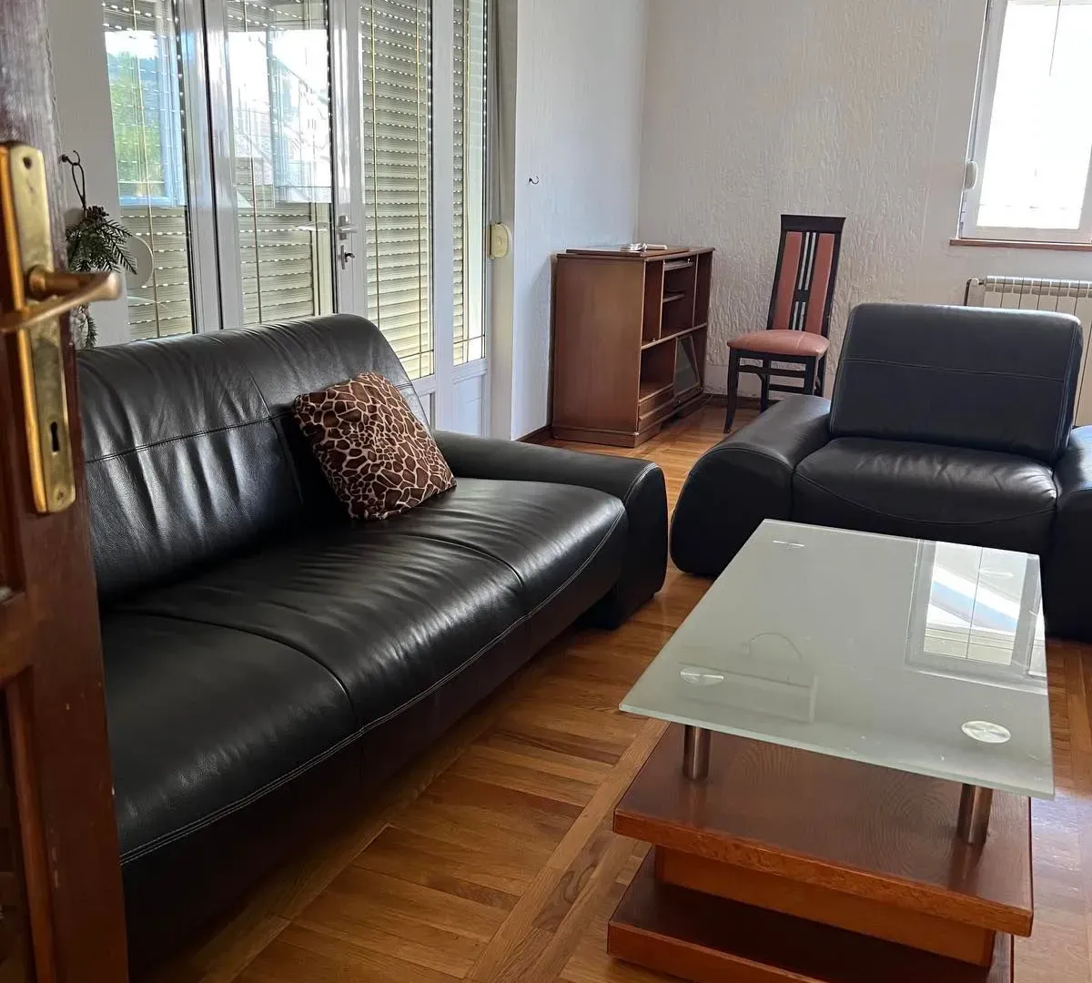 Rent, house, 250m², Tološi, Podgorica