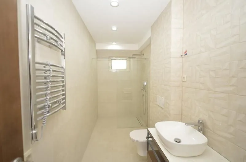 Prodaja, četvorosoban stan, 123m², Herceg Novi, Crna Gora