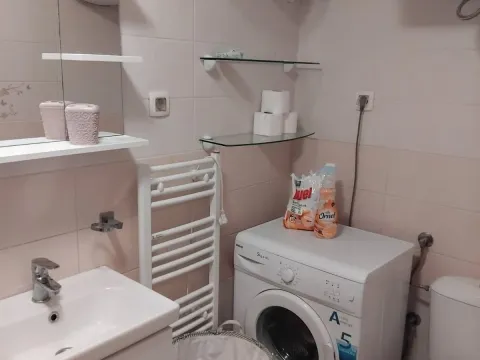 Rent, one bedroom apartment, 42m², Krivi Most, Podgorica - image 11