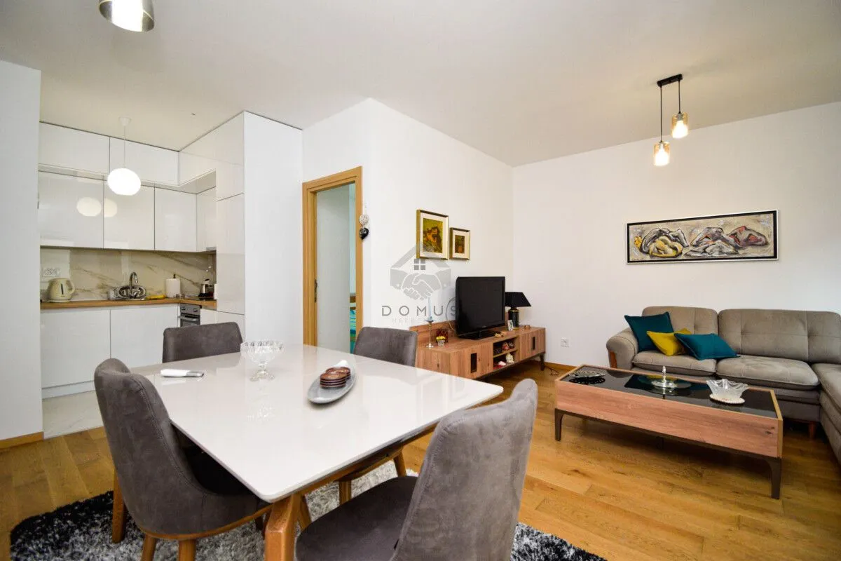 Izdavanje, dvosoban stan, 58m², Pobrežje, Podgorica