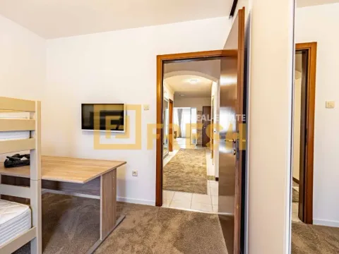 Rent, three bedroom apartment, 202m², Gorica C, Podgorica - image 23