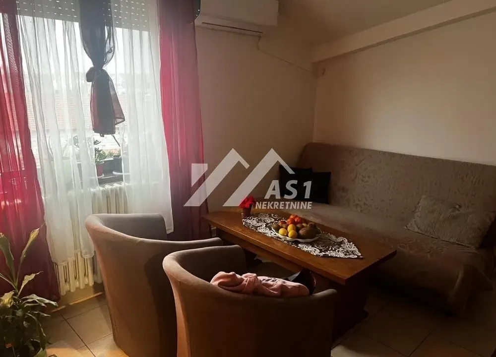 Izdavanje, dvosoban stan, 49m², Centar, Novi Sad