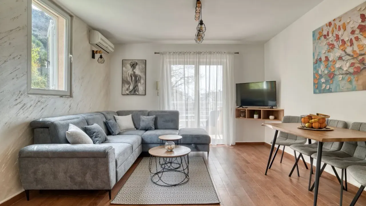 Izdavanje, jednosoban stan, 51m², Rafailovići, Budva