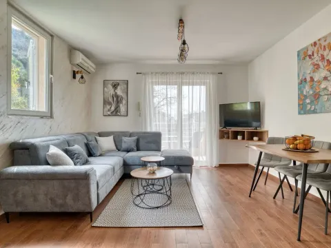 Izdavanje, jednosoban stan, 51m², Rafailovići, Budva