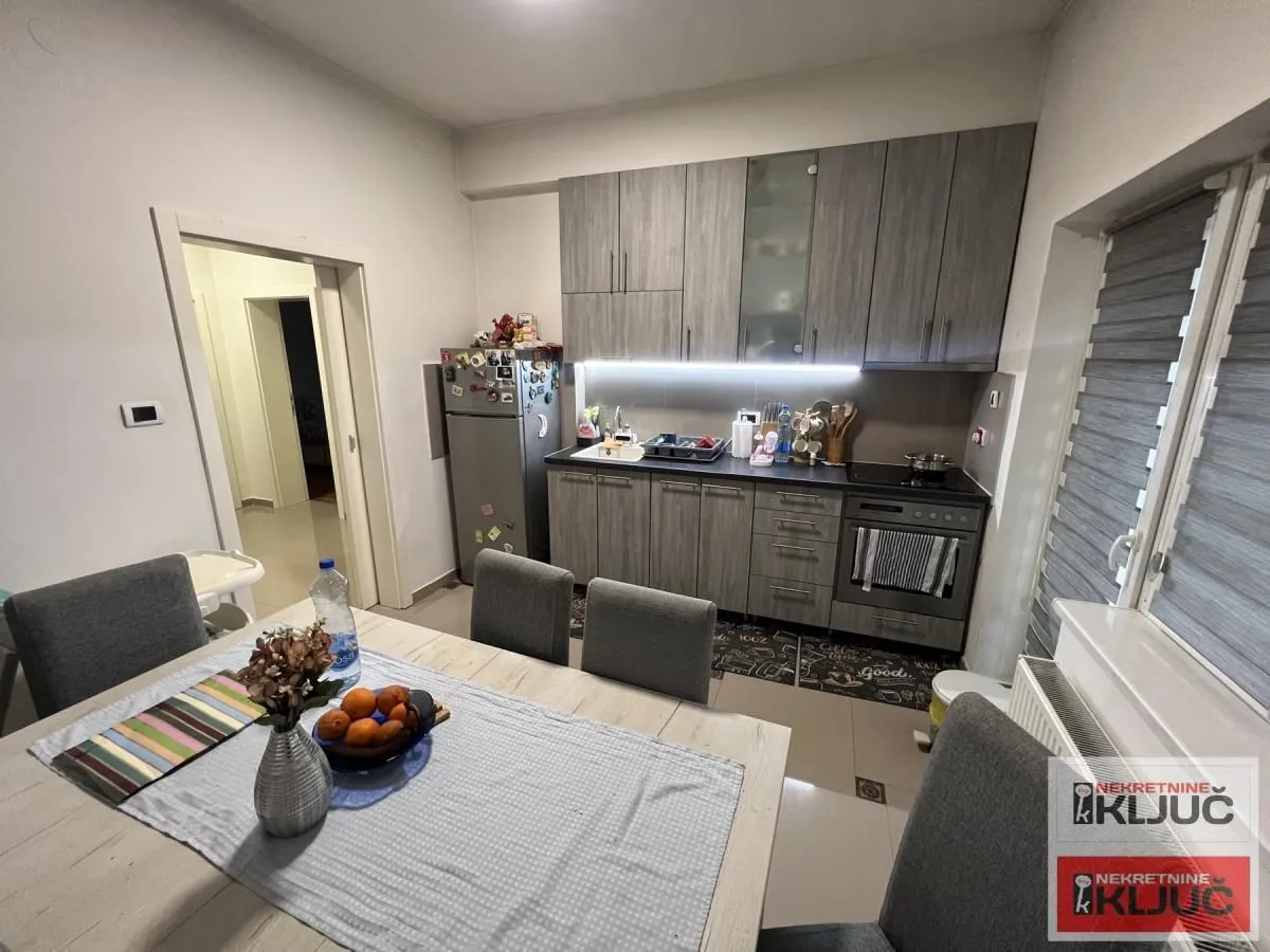 Prodaja, trosoban stan, 87m², Veternik, Novi Sad Sve Podlokacije
